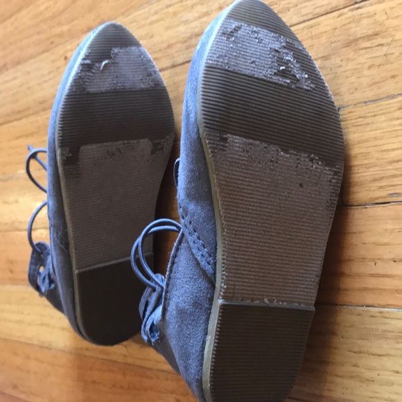 Grey lace up shoe - Picture 4 of 4